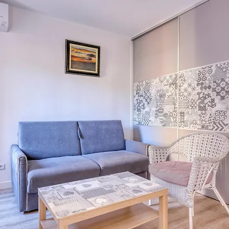 Apartment Le Patio Du Port - Appt Climatise Avec Jardin